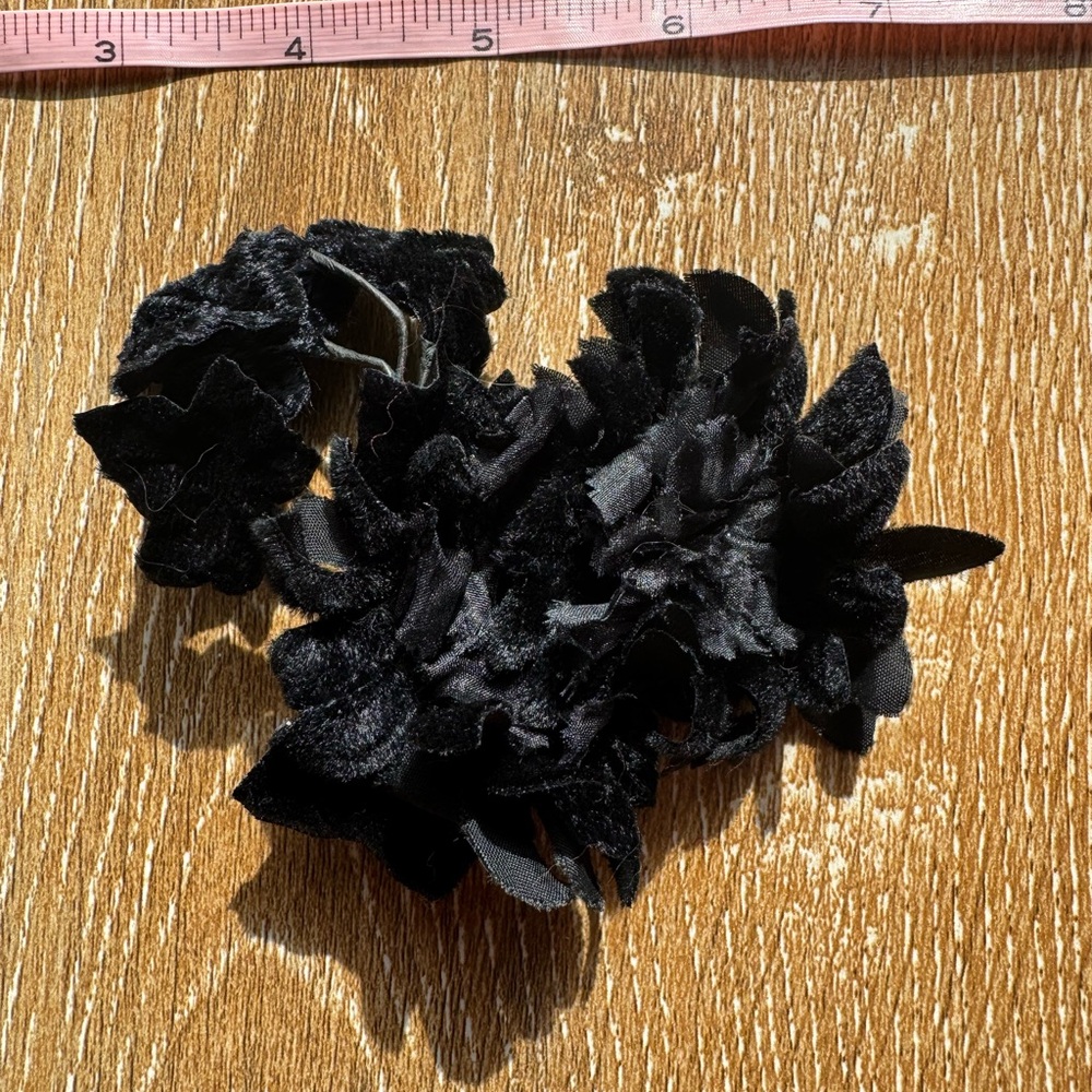 Elegant Black Floral Hair Accessory